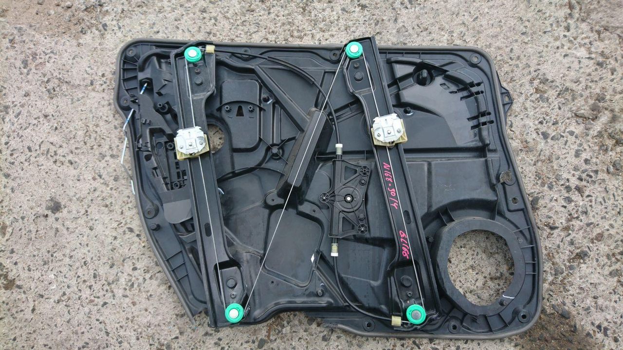 стеклоподъемник передний правый Mercedes-Benz GL-Класс X166 2013, 3.0 л., OM 642.826, дизель, АКПП, коричневый, внедорожник 5 дв., A1669060301
