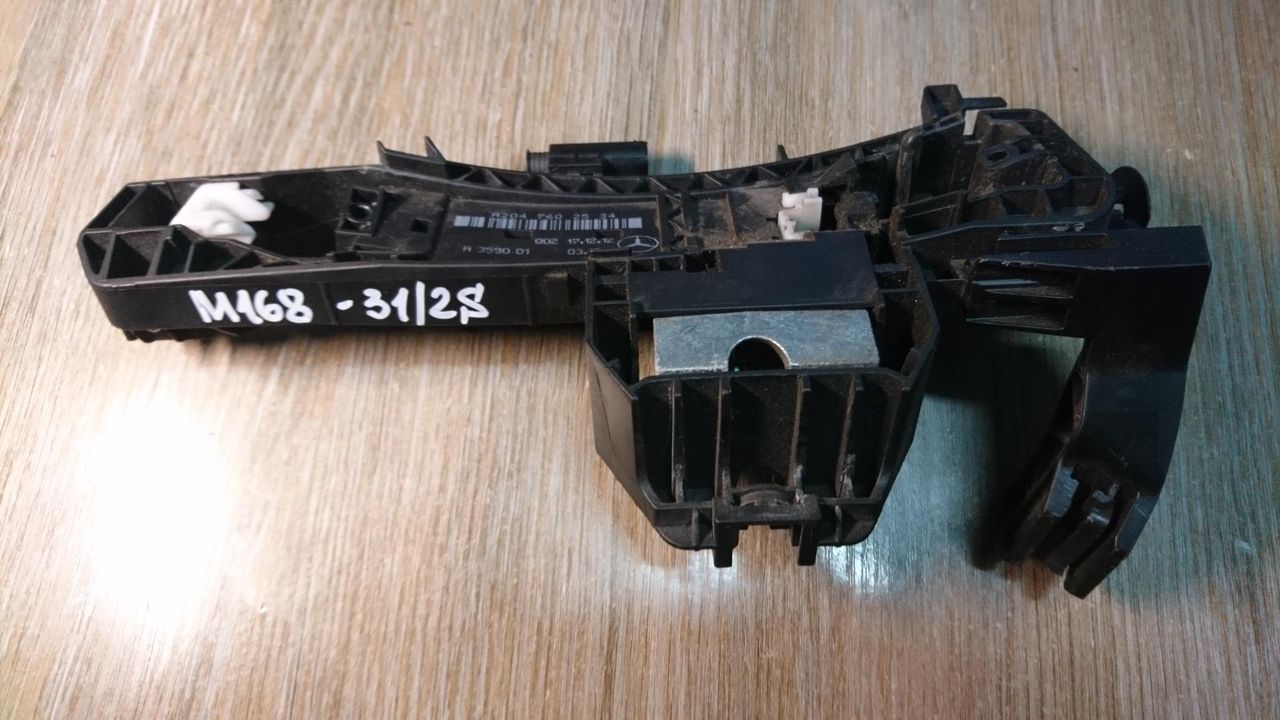 скелет ручки двери задней левой Mercedes-Benz GL-Класс X166 2013, 3.0 л., OM 642.826, дизель, АКПП, коричневый, внедорожник 5 дв., A2047602534