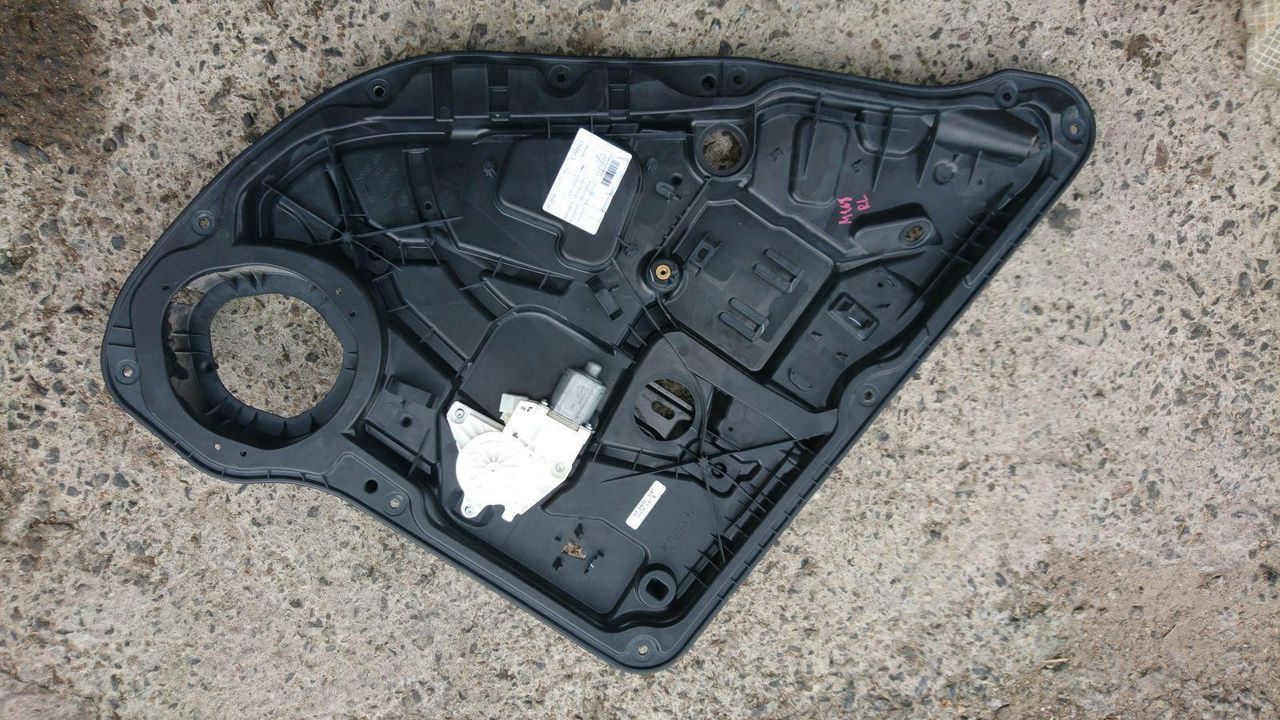 стеклоподъемник задний левый Mercedes-Benz GL-Класс X166 2013, 3.0 л., OM 642.826, дизель, АКПП, коричневый, внедорожник 5 дв., A1669060501
