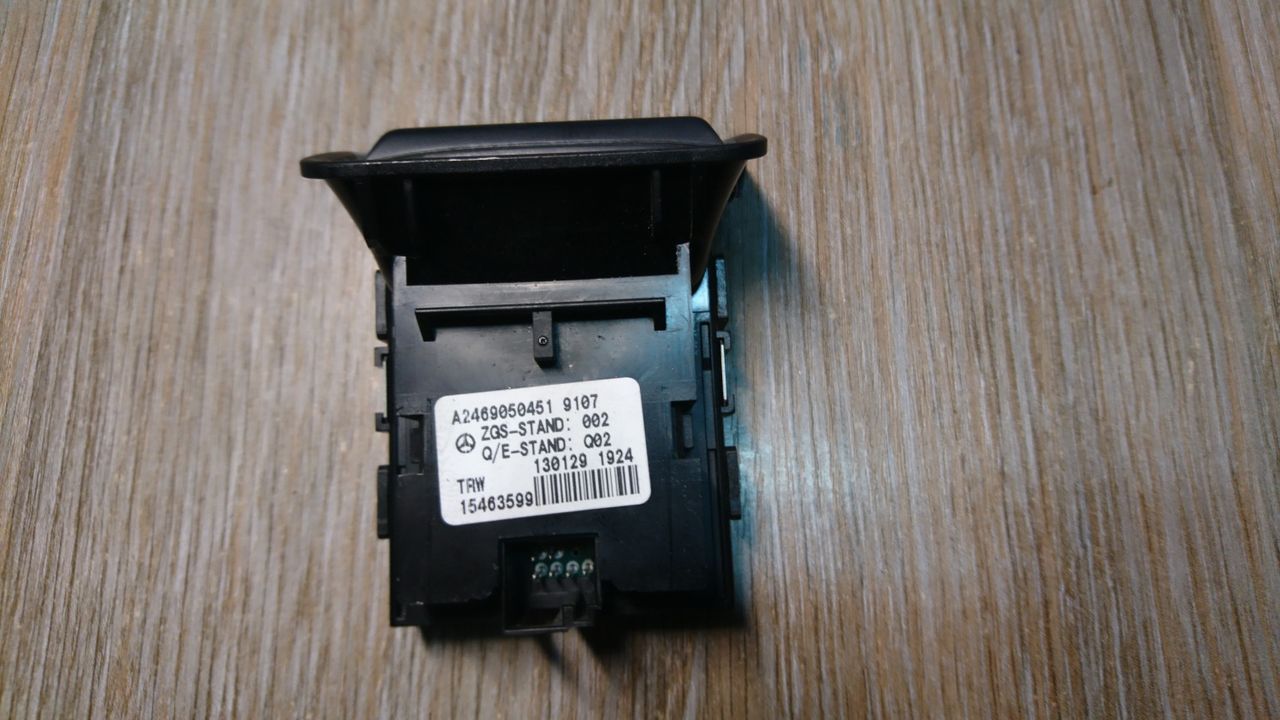 кнопка ручного тормоза (ручника) Mercedes-Benz GL-Класс X166 2013, 3.0 л., OM 642.826, дизель, АКПП, коричневый, внедорожник 5 дв., A2469050451