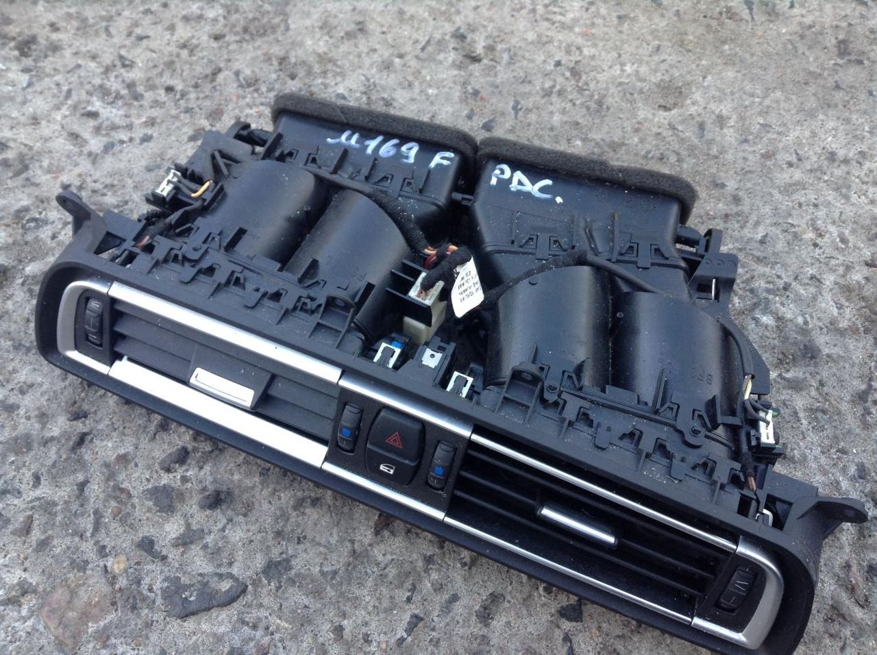 дефлектор обдува салона BMW 7 серия F01/F02 2009, 3.0 л., N54 B30 A, бензин, АКПП, седан, 64229115859, 9115859