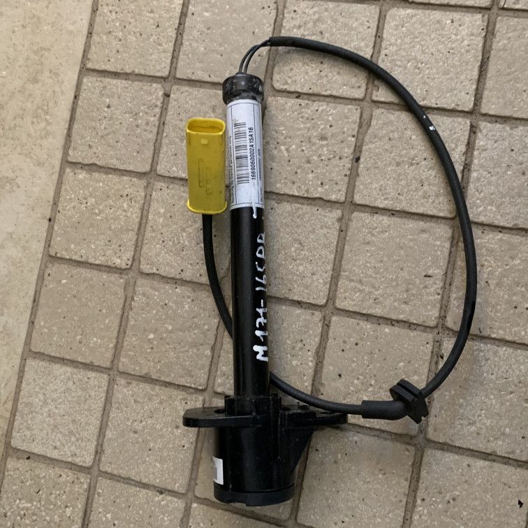 пиропатрон петли капота Mercedes-Benz S-Класс W222/C217/A217 2015, 3.0 л., OM 642.861, дизель, АКПП, седан, 1669060002