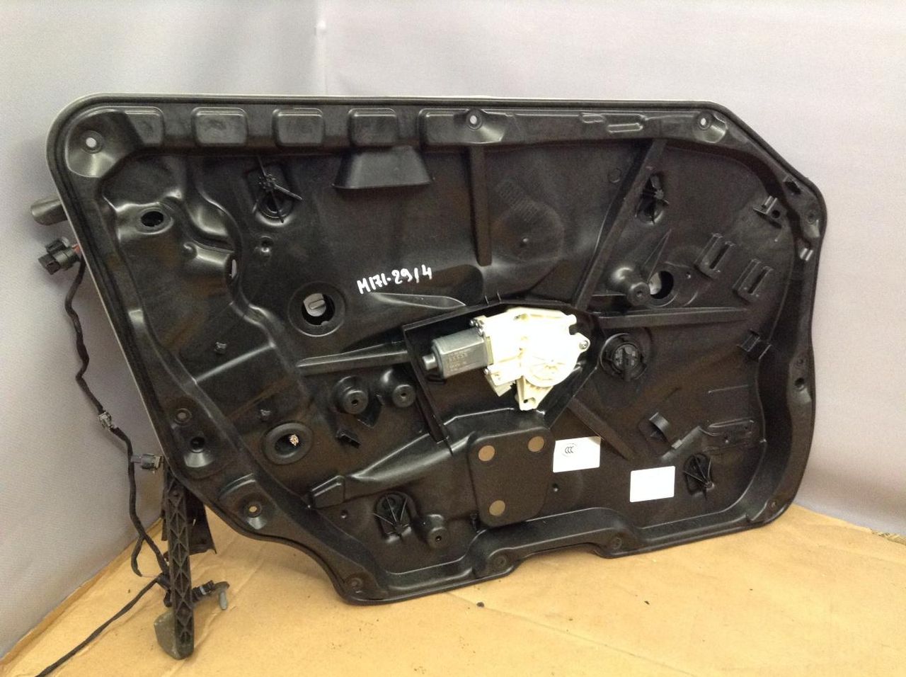 стеклоподъемник передний левый Mercedes-Benz S-Класс W222/C217/A217 2015, 3.0 л., OM 642.861, дизель, АКПП, седан, A2229051500, A2229001414