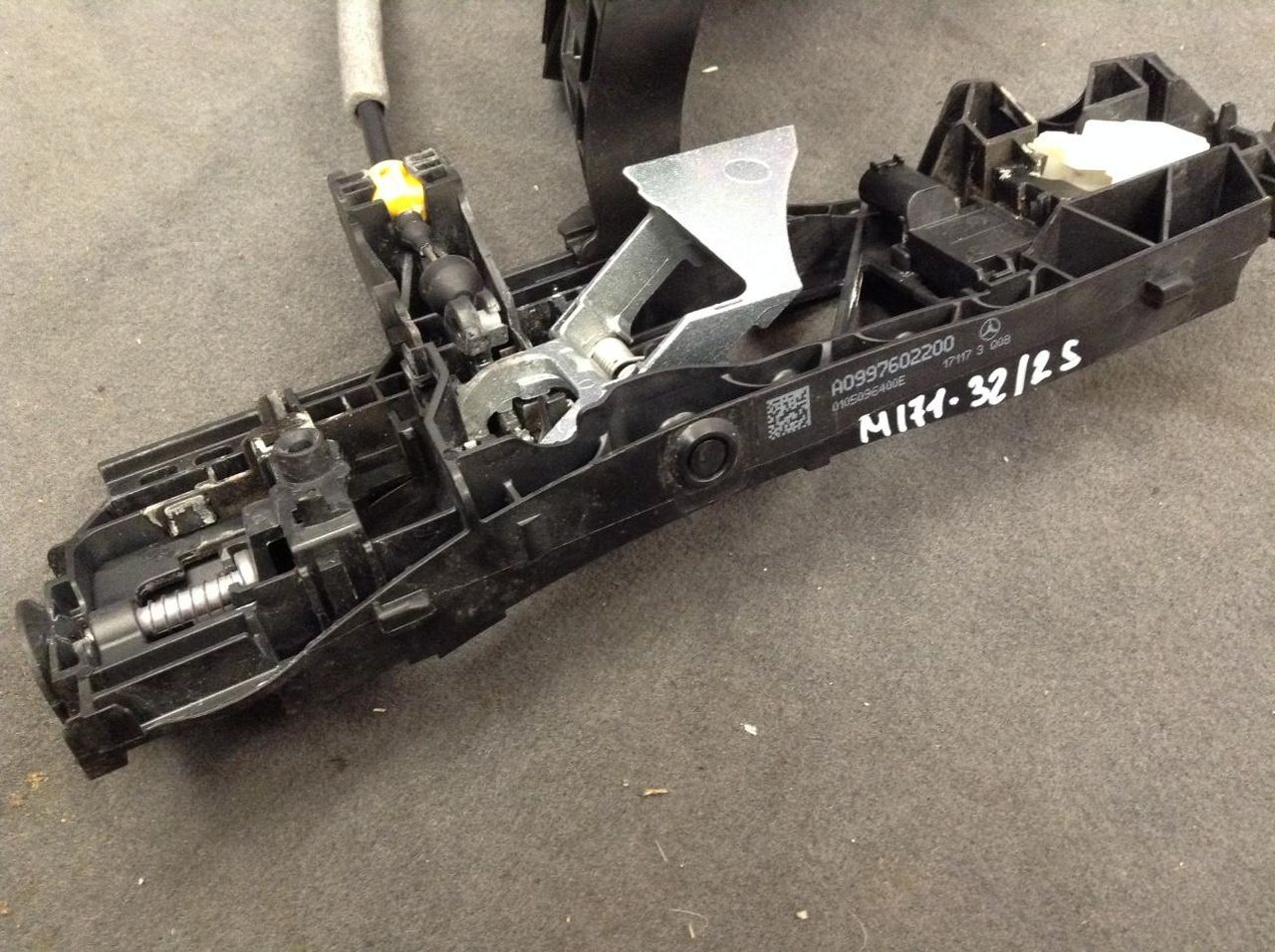 скелет ручки двери задней правой Mercedes-Benz S-Класс W222/C217/A217 2015, 3.0 л., OM 642.861, дизель, АКПП, седан, A0997602200