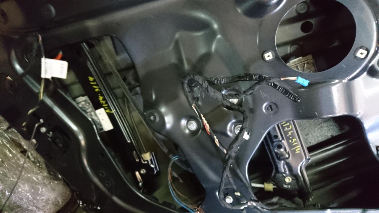 стеклоподъемник задний левый BMW 3 серия F30/F31/F34 2013, 2.0 л., N47 D20 C, дизель, АКПП, хетчбэк 5 дв., правый руль, 67627046031, 51357339589