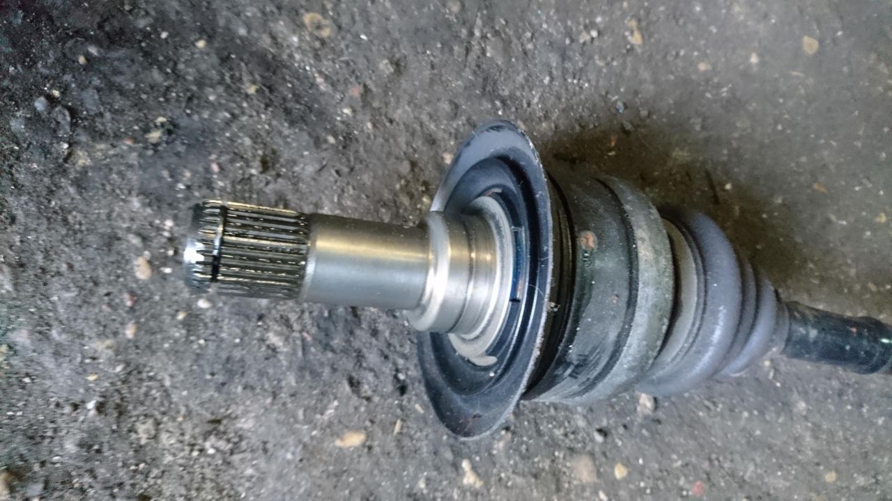 полуось задняя (приводной вал, ШРУС) BMW 3 серия F30/F31/F34 2013, 2.0 л., N47 D20 C, дизель, АКПП, хетчбэк 5 дв., правый руль, 7597682
