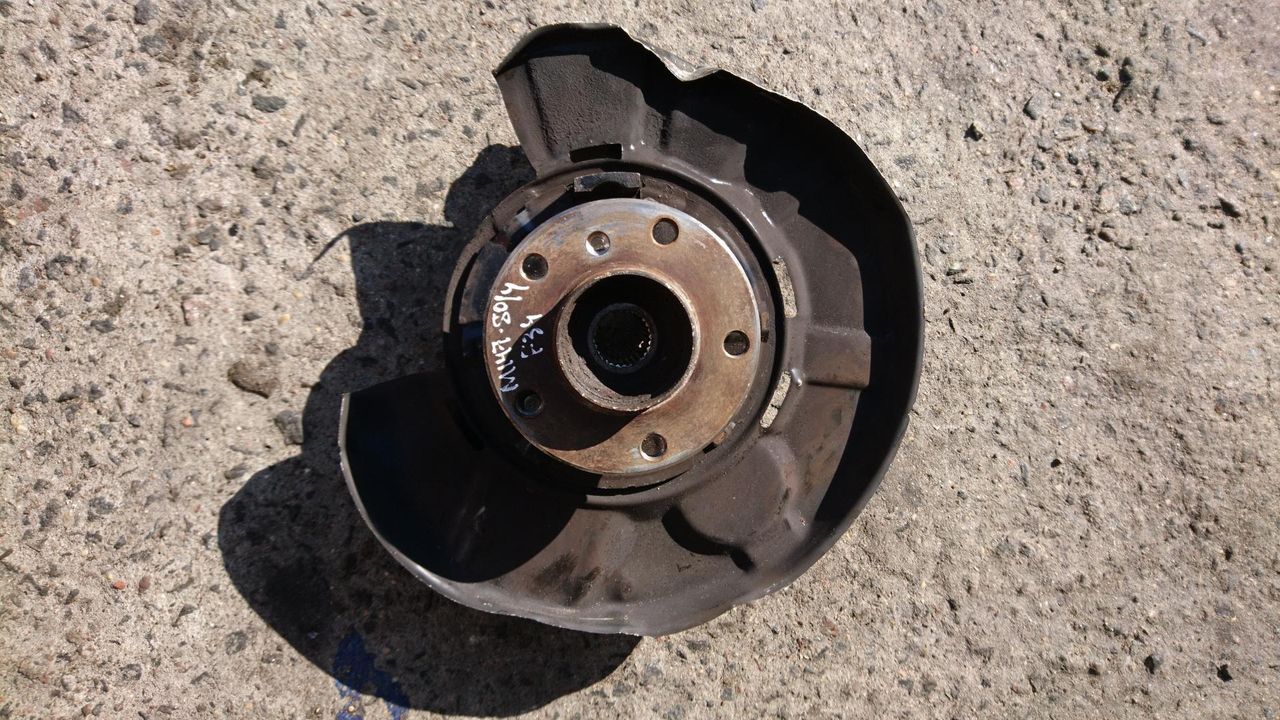 кулак задний правый BMW 3 серия F30/F31/F34 2013, 2.0 л., N47 D20 C, дизель, АКПП, хетчбэк 5 дв., правый руль