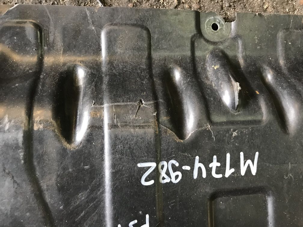 защита рулевой рейки BMW 3 серия F30/F31/F34 2013, 2.0 л., N47 D20 C, дизель, АКПП, хетчбэк 5 дв., правый руль, 6850067
