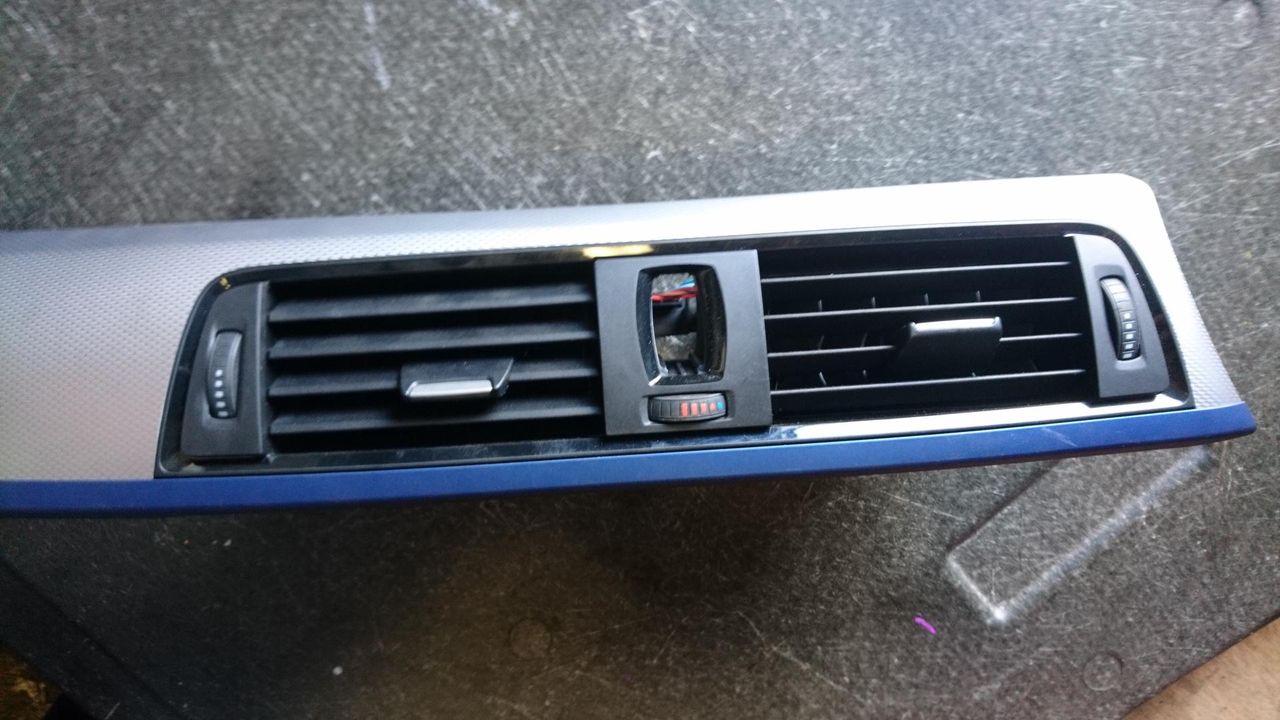 дефлектор обдува салона BMW 3 серия F30/F31/F34 2013, 2.0 л., N47 D20 C, дизель, АКПП, хетчбэк 5 дв., правый руль, 9218552