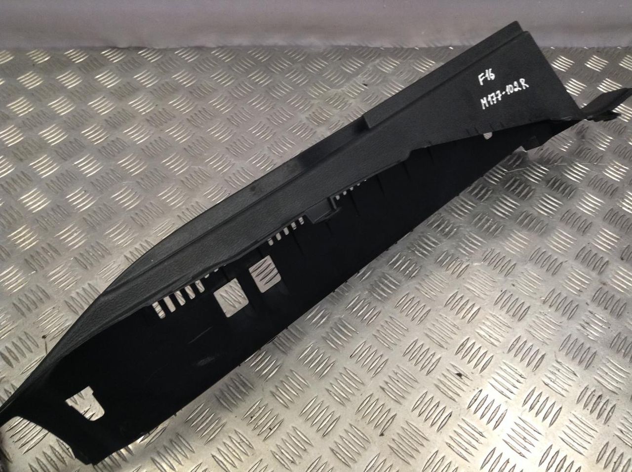 направляющая шторки багажника (салазки) BMW X6 F16 2017, 3.0 л., N57 D30 B, дизель, АКПП, внедорожник 5 дв., 7314714
