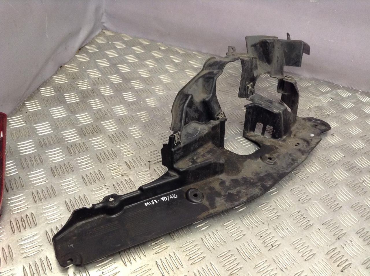 кожух (защита) рулевого механизма BMW X6 F16 2017, 3.0 л., N57 D30 B, дизель, АКПП, внедорожник 5 дв., 7325399