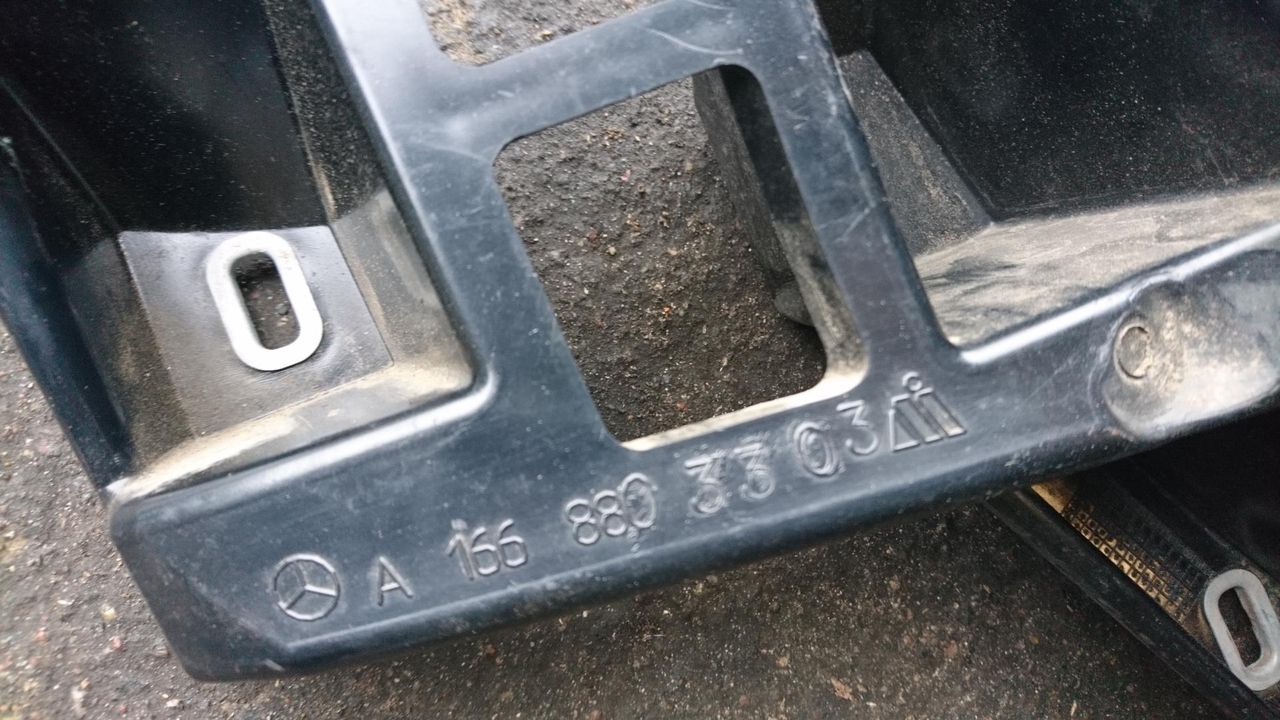 Крепление бампера заднего Mercedes-Benz M-Класс W166 2015, 3.0 л., OM 642.826, дизель, АКПП, cthsq, внедорожник 5 дв., A1668803303