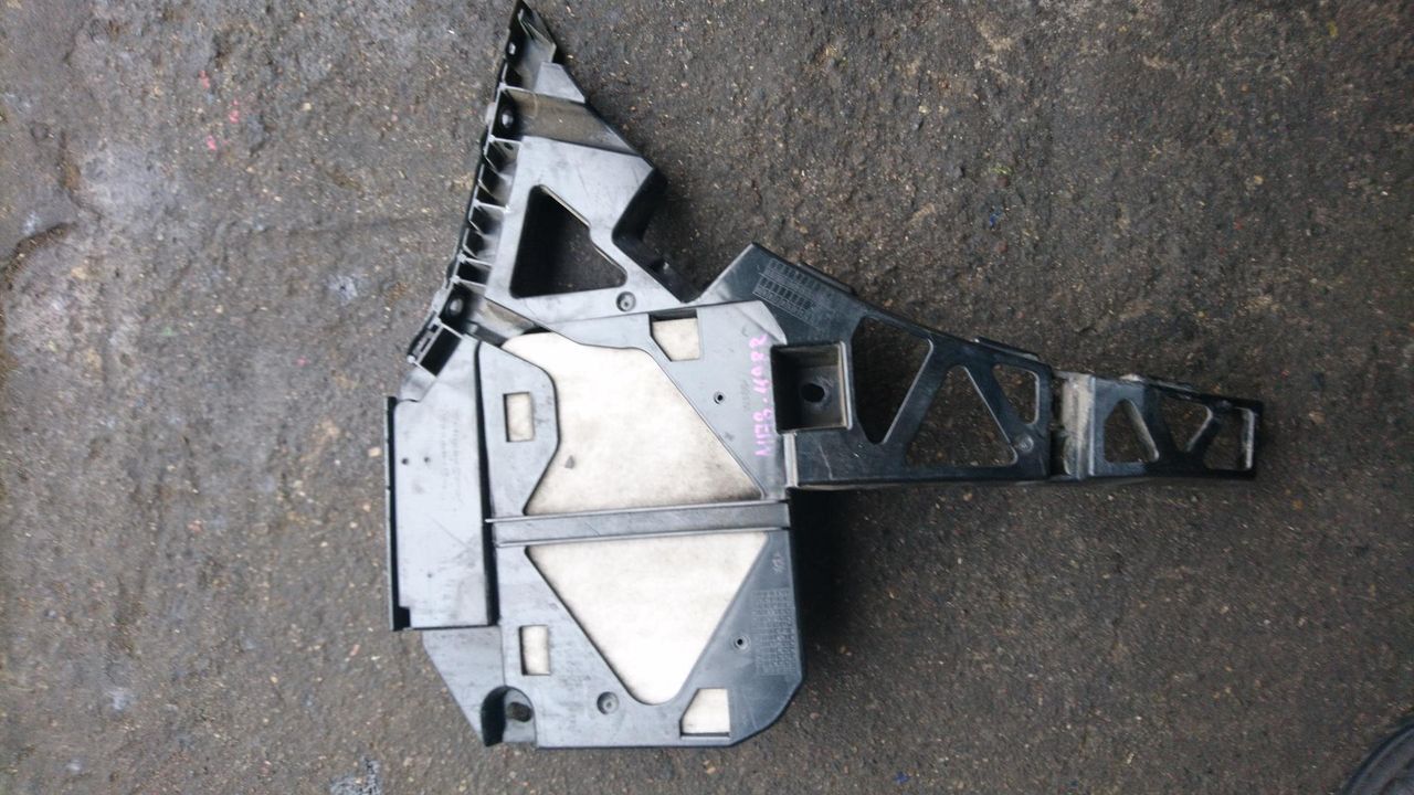 Крепление бампера переднего Mercedes-Benz M-Класс W166 2015, 3.0 л., OM 642.826, дизель, АКПП, cthsq, внедорожник 5 дв., A1888851221