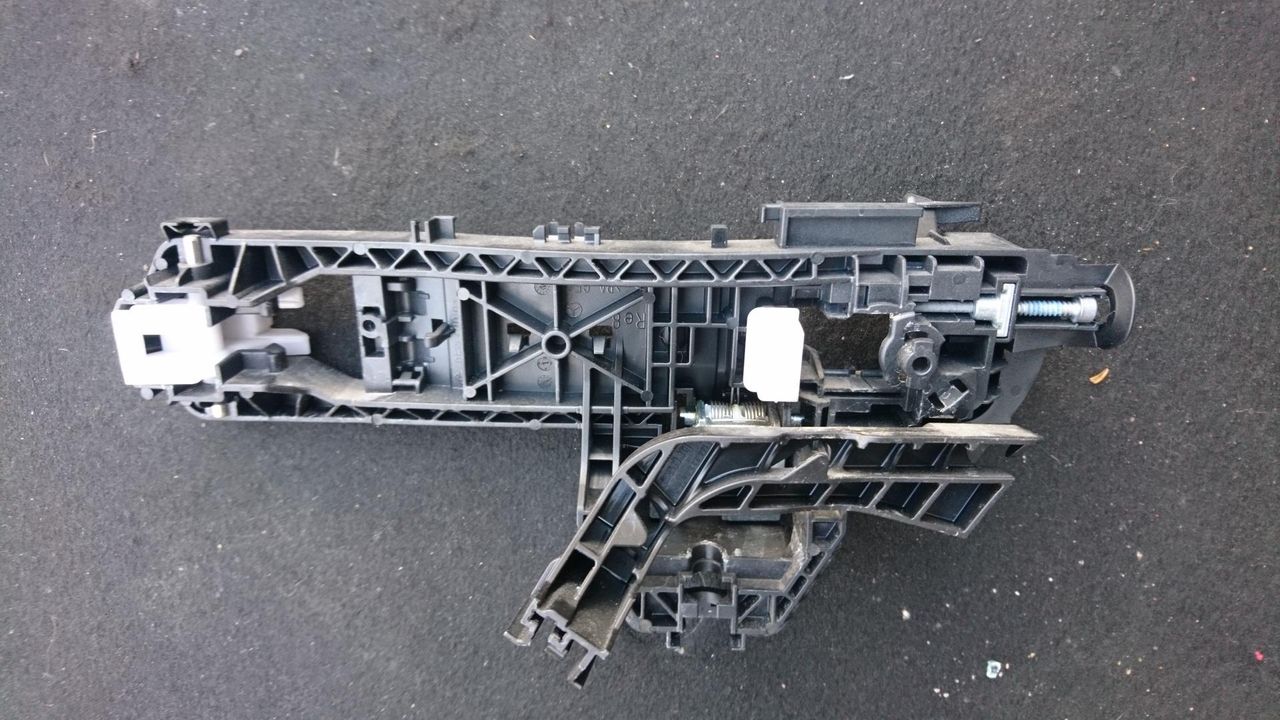 скелет ручки двери задней правой Mercedes-Benz M-Класс W166 2015, 3.0 л., OM 642.826, дизель, АКПП, cthsq, внедорожник 5 дв., A2047601634