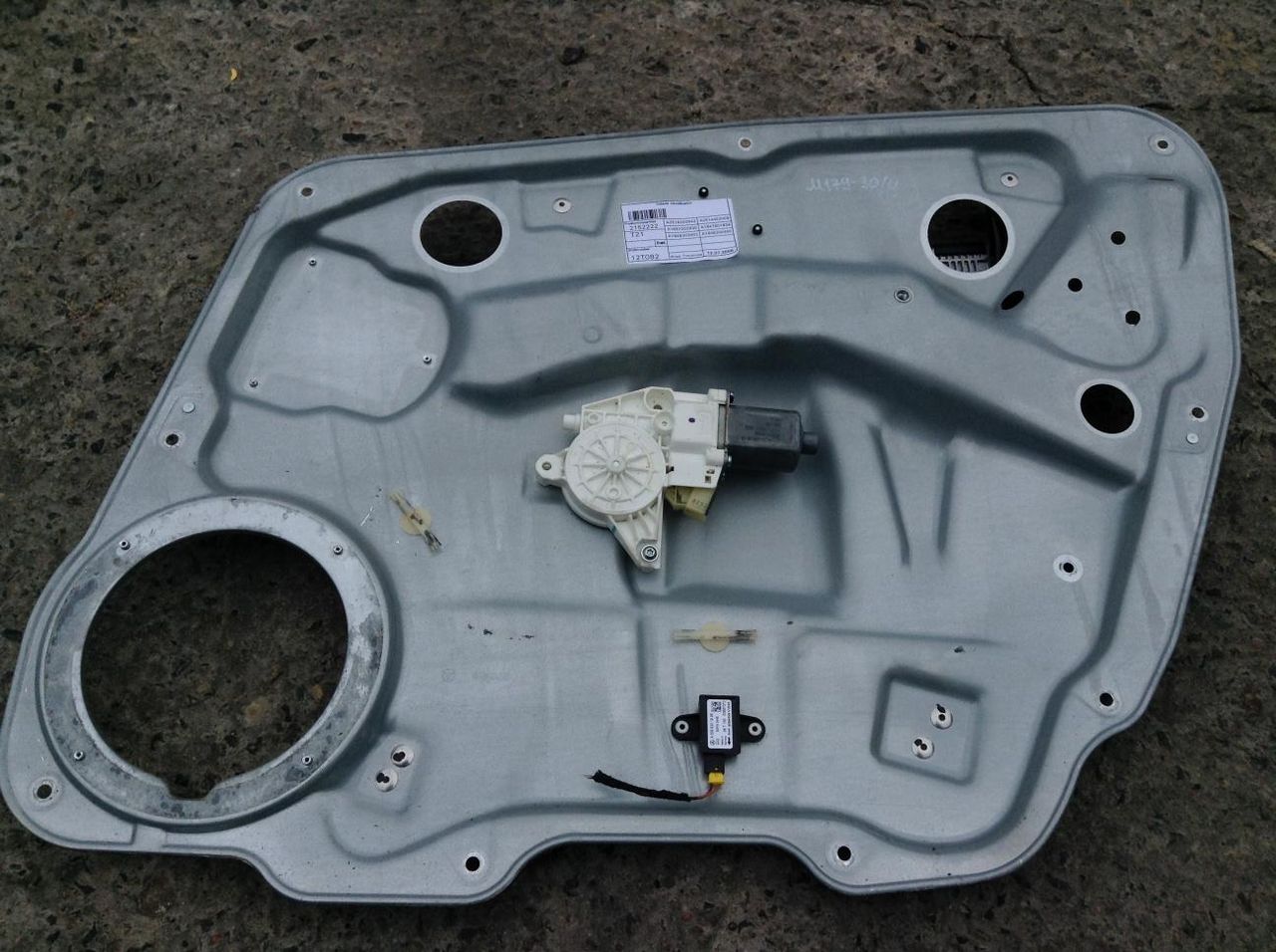 стеклоподъемник передний правый Mercedes-Benz M-Класс W164 2006, 3.0 л., OM 642.940, дизель, АКПП, внедорожник 5 дв., A1647601834