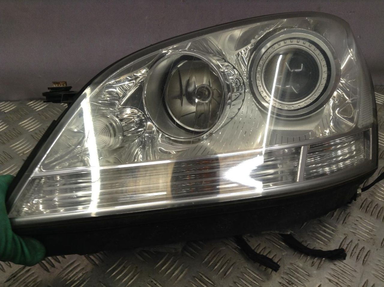 фара левая Mercedes-Benz M-Класс W164 2006, 3.0 л., OM 642.940, дизель, АКПП, внедорожник 5 дв.