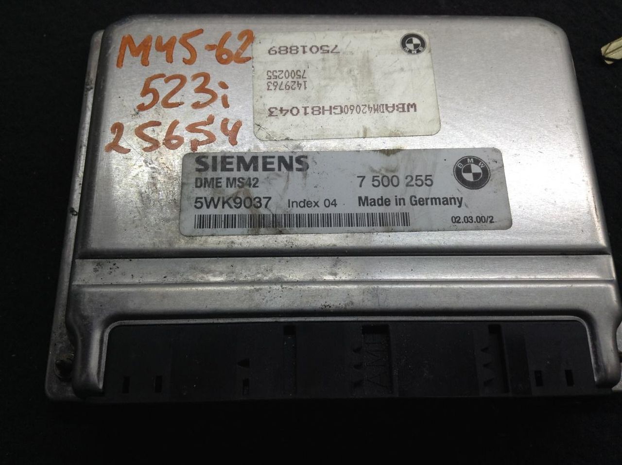 блок управления двигателем BMW 5 серия E39 2000, 2.5 л., M52 B25 (256S3), бензин, АКПП, седан, 7500255, 7501889
