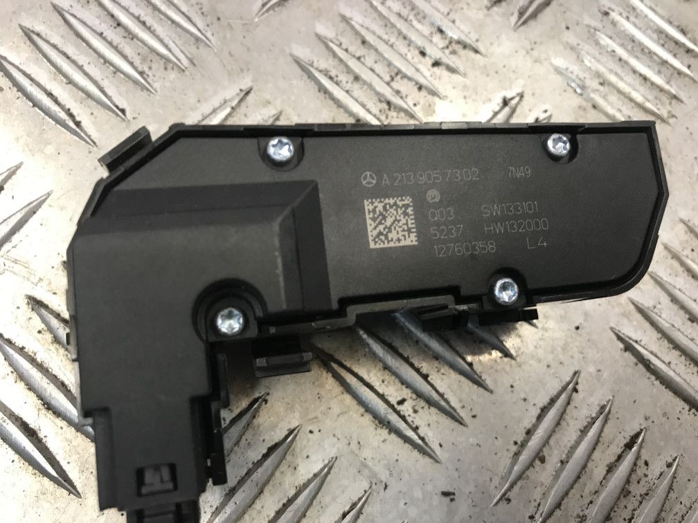 панель управления Mercedes-Benz C-Класс W205/S205/C205 2015, 2.1 л., OM 651.921, дизель, АКПП, универсал, A2139057302