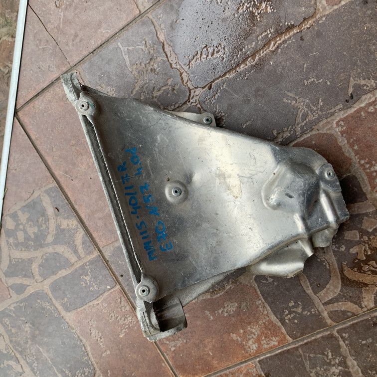 кронштейн двигателя BMW X5 E70 2007, 3.0 л., N57 D30 B, дизель, АКПП, внедорожник 5 дв., 6790022