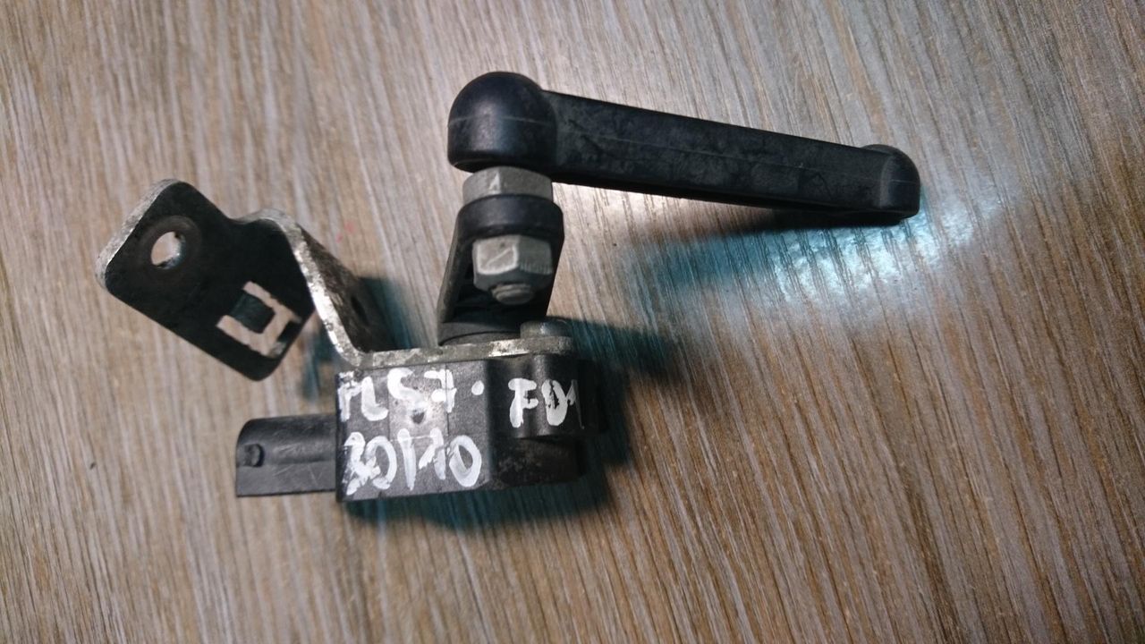 датчик дорожного просвета BMW 7 серия F01/F02 2009, 3.0 л., N57 D30 A, дизель, АКПП, седан, 37146788573