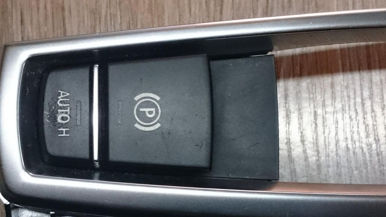 кнопка ручного тормоза (ручника) BMW 7 серия F01/F02 2009, 3.0 л., N57 D30 A, дизель, АКПП, седан, 9159997, 32143301-01