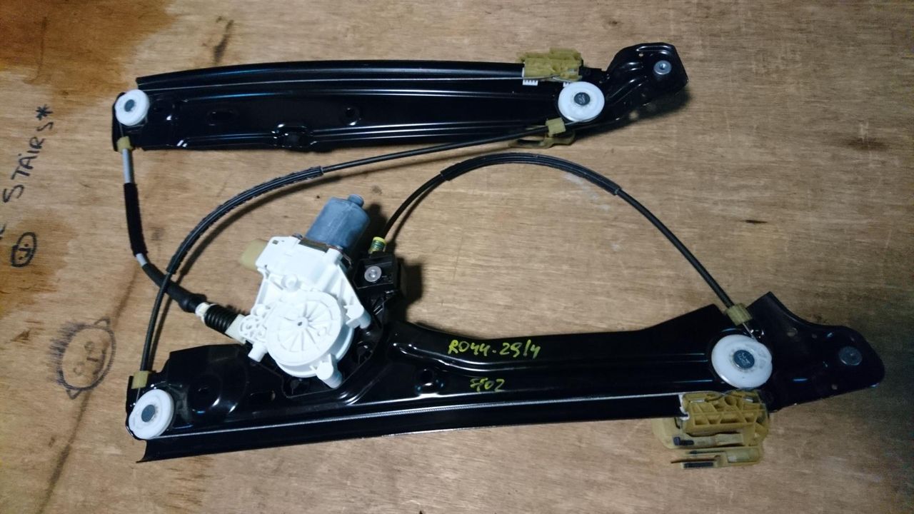 стеклоподъемник передний левый BMW 7 серия F01/F02 2010, 4.4 л., N63 B44 A, бензин, АКПП, седан, 7182085