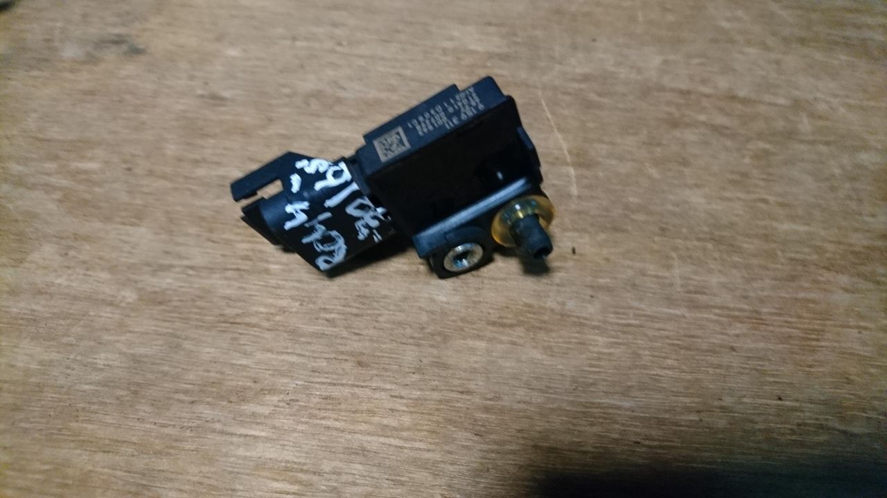 датчик удара BMW 7 серия F01/F02 2010, 4.4 л., N63 B44 A, бензин, АКПП, седан, 9159311