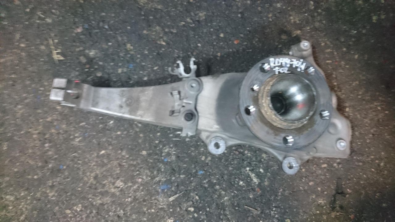 кулак поворотный правый BMW 7 серия F01/F02 2010, 4.4 л., N63 B44 A, бензин, АКПП, седан, 31216775768