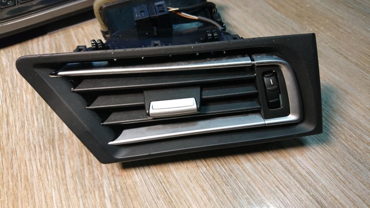 дефлектор обдува салона BMW 7 серия F01/F02 2010, 4.4 л., N63 B44 A, бензин, АКПП, седан