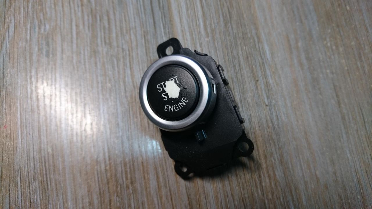кнопка запуска двигателя BMW 7 серия F01/F02 2010, 4.4 л., N63 B44 A, бензин, АКПП, седан, 9229563