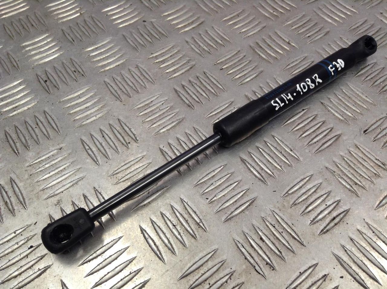 амортизатор капота BMW 3 серия F30/F31/F34 2013, 1.6 л., N13 B16 A, АКПП, седан