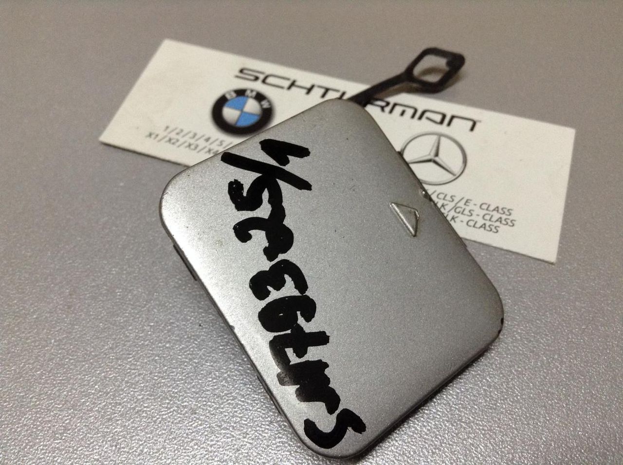 заглушка заднего бампера под крюк BMW 5 серия E39 1998, 2.0 л., M52 B20 (206S3), бензин, АКПП, универсал, 8213683