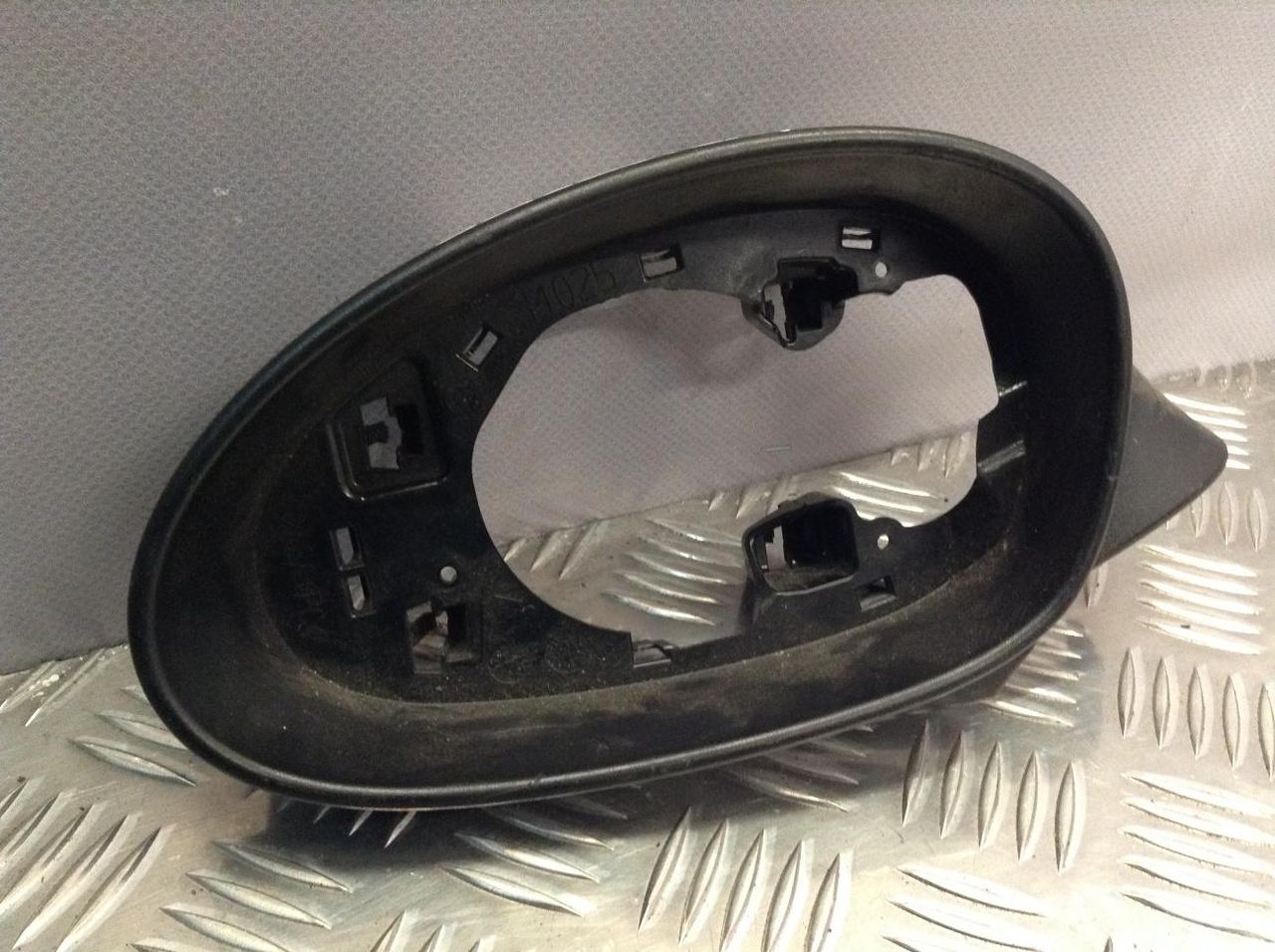рамка зеркала левого BMW 3 серия E90/E91/E92/E93 2007, 2.0 л., N46 B20 B, АКПП, седан, 7189847