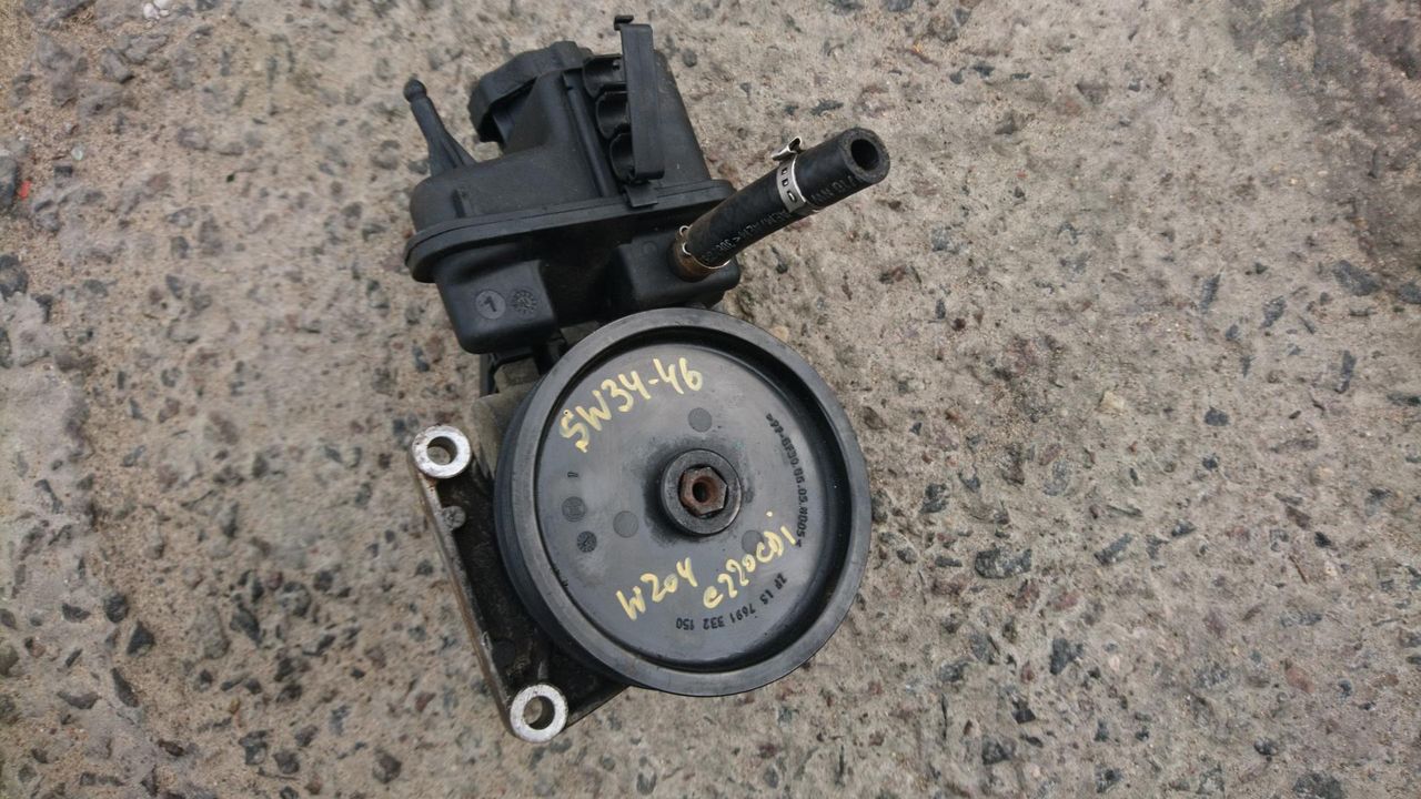 насос гидроусилителя руля Mercedes-Benz C-Класс W204/S204 2010, 2.1 л., OM 651.911, дизель, АКПП, седан, A0064662601, LH2115670
