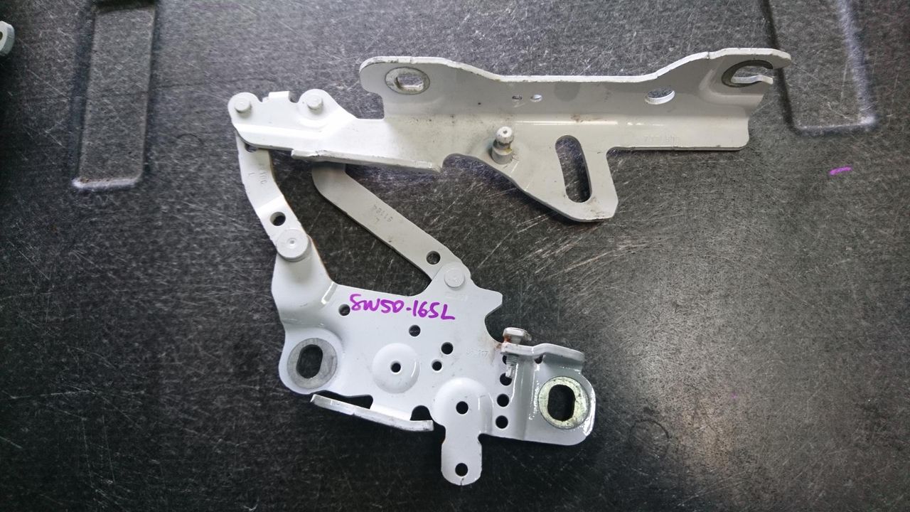 петля капота левая BMW 3 серия F30/F31/F34 2013, 3.0 л., N57 D30 A, дизель, АКПП, седан, 7336699