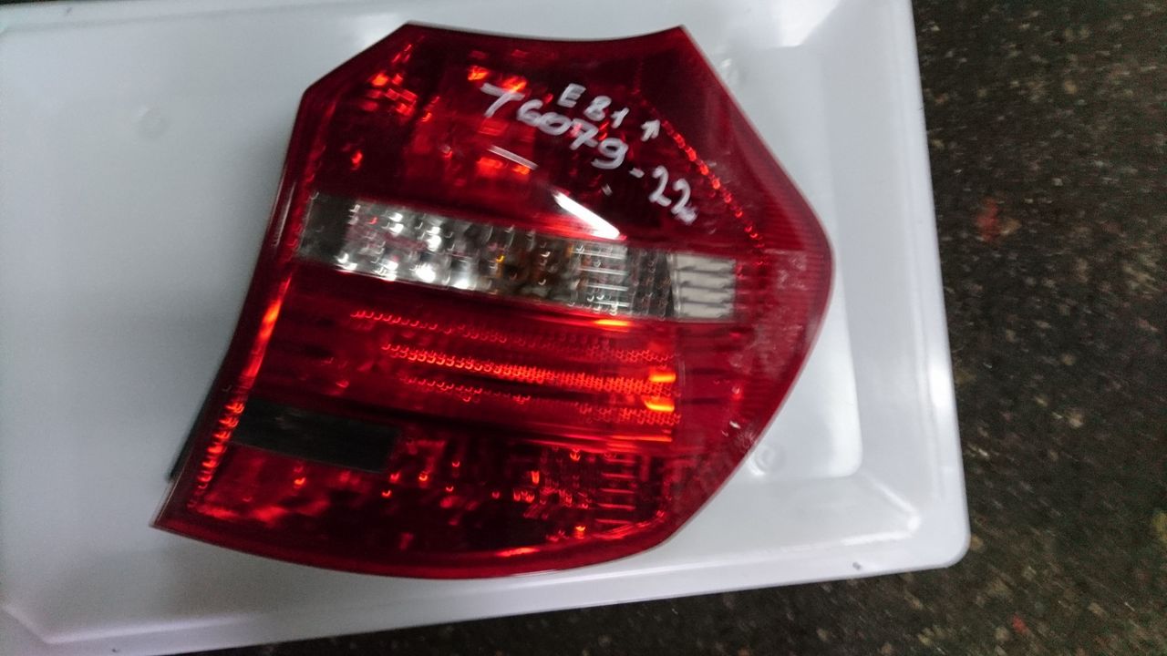 фонарь задний правый BMW 1 серия E81/E87 [рестайлинг] 2008, 2.0 л., N47 D20 A, дизель, АКПП, хетчбэк 5 дв., 63217164956, 301-384-0000