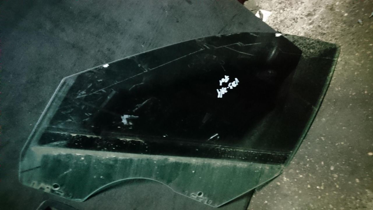 стекло двери передней левой BMW 7 серия F01/F02 2010, 4.4 л., N63 B44 A, бензин, АКПП, седан, 51337182083