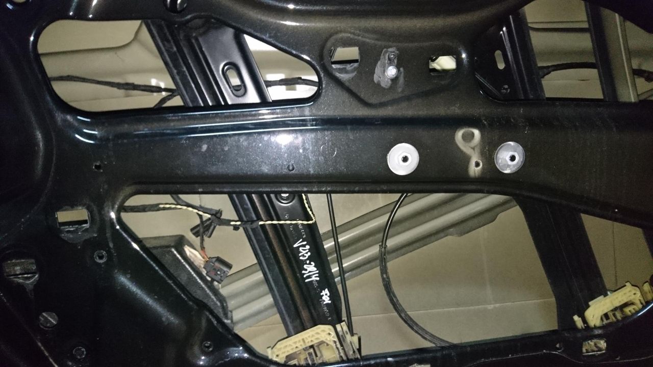 стеклоподъемник передний левый BMW 7 серия F01/F02 2010, 4.4 л., N63 B44 A, бензин, АКПП, седан, 51337182105, 67627046031