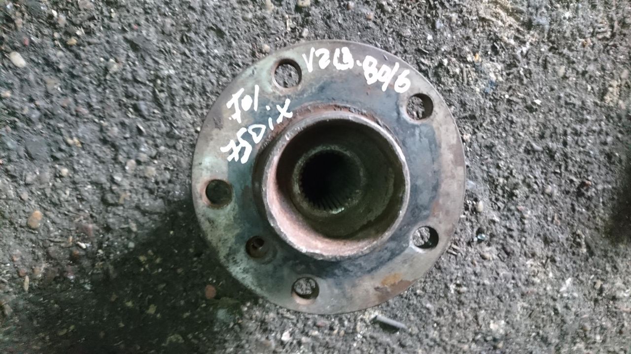 ступица задняя правая BMW 7 серия F01/F02 2010, 4.4 л., N63 B44 A, бензин, АКПП, седан, 6850156