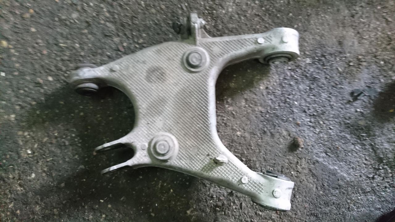 рычаг задний нижний BMW 7 серия F01/F02 2010, 4.4 л., N63 B44 A, бензин, АКПП, седан, 33326784350