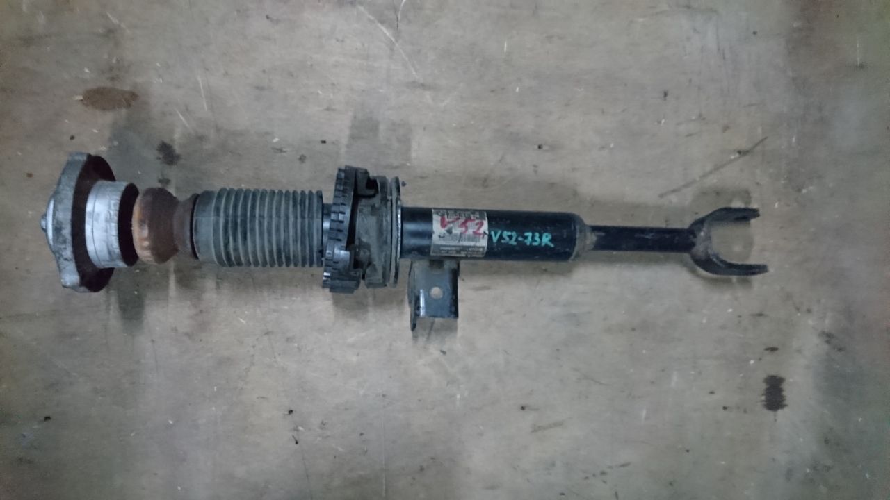 амортизатор передний правый BMW 5 серия F07/F10/F11 2010, 3.0 л., N57 D30 A, дизель, АКПП, хетчбэк 5 дв., 31316795446, 31316798154, 6795446