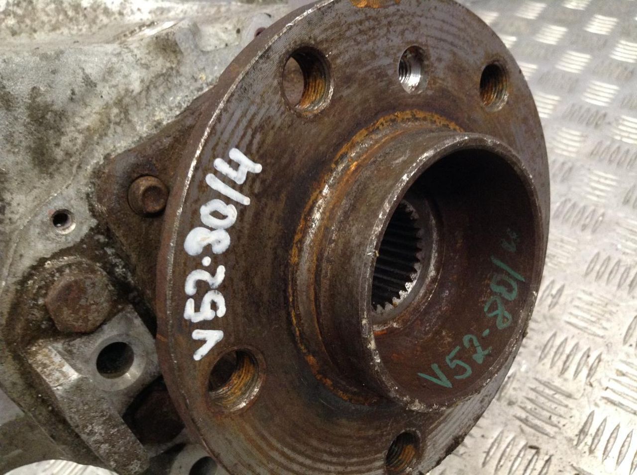 ступица задняя правая BMW 5 серия F07/F10/F11 2010, 3.0 л., N57 D30 A, дизель, АКПП, хетчбэк 5 дв.