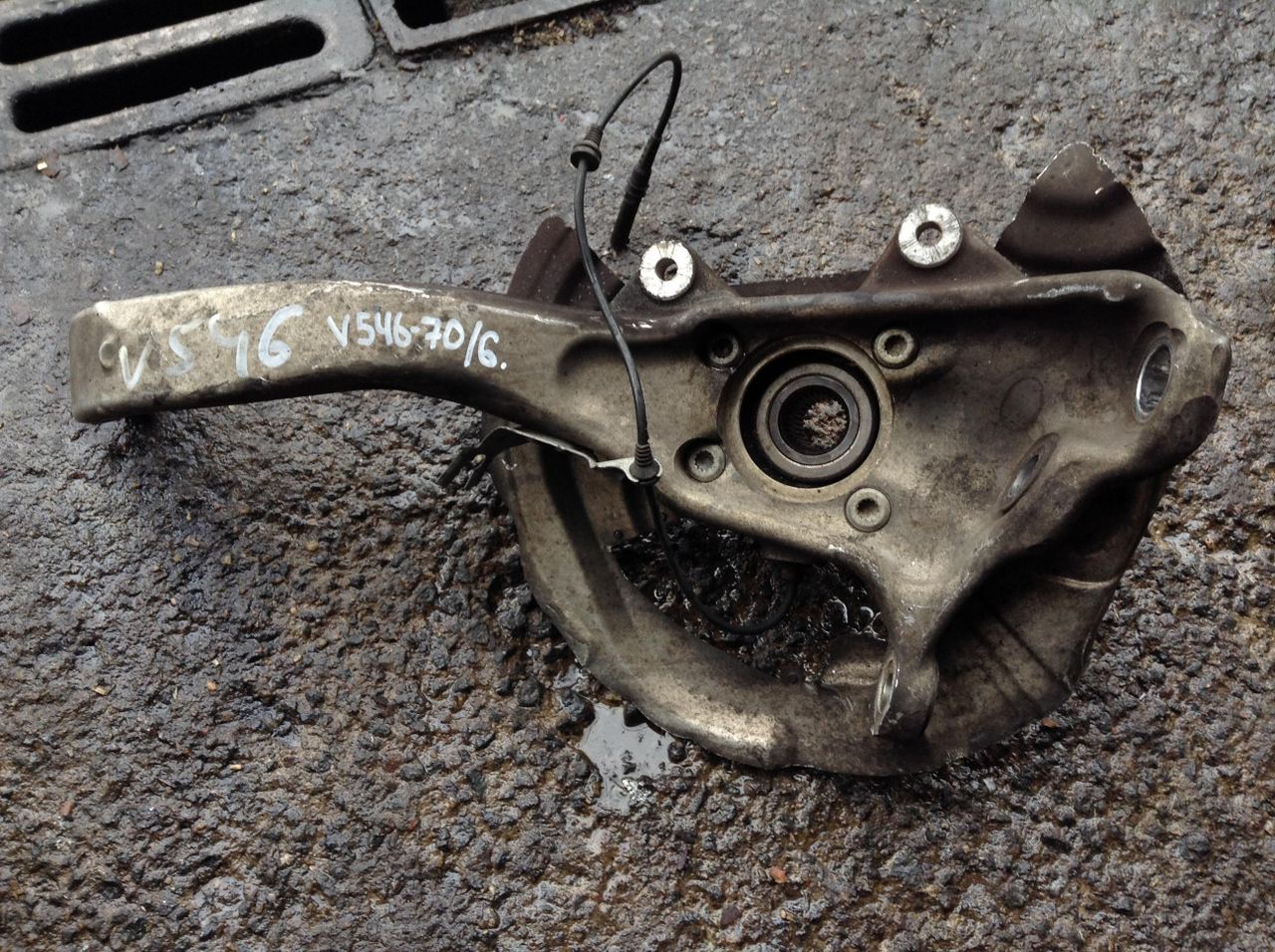 кулак поворотный правый BMW X5 E70 2008, 4.8 л., N62 B48 B, бензин, АКПП, черный, внедорожник 5 дв., 6773784