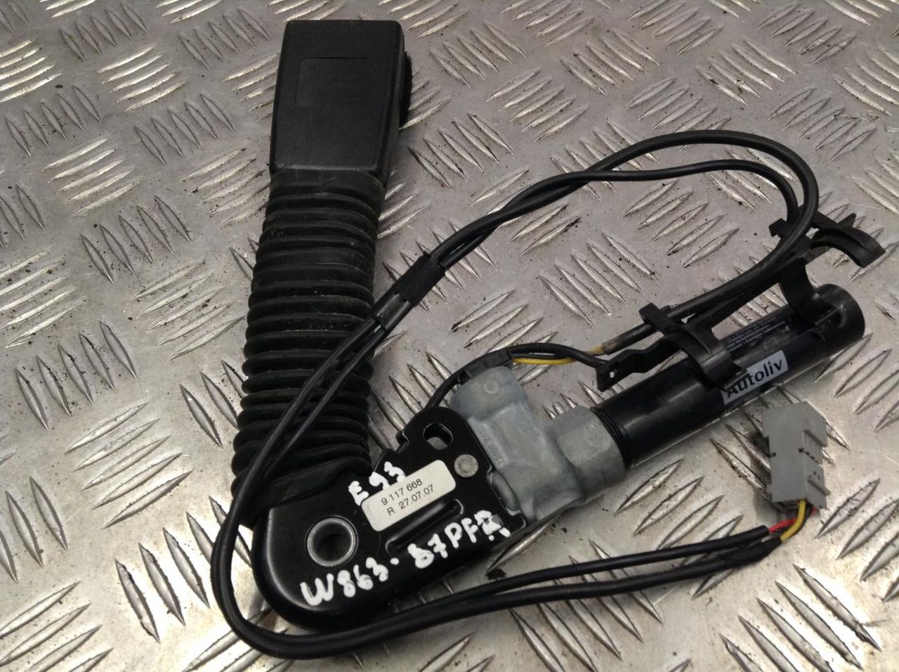 пиропатрон BMW 3 серия E90/E91/E92/E93 2007, 3.0 л., N53 B30 A, бензин, АКПП, кабриолет, 9117668