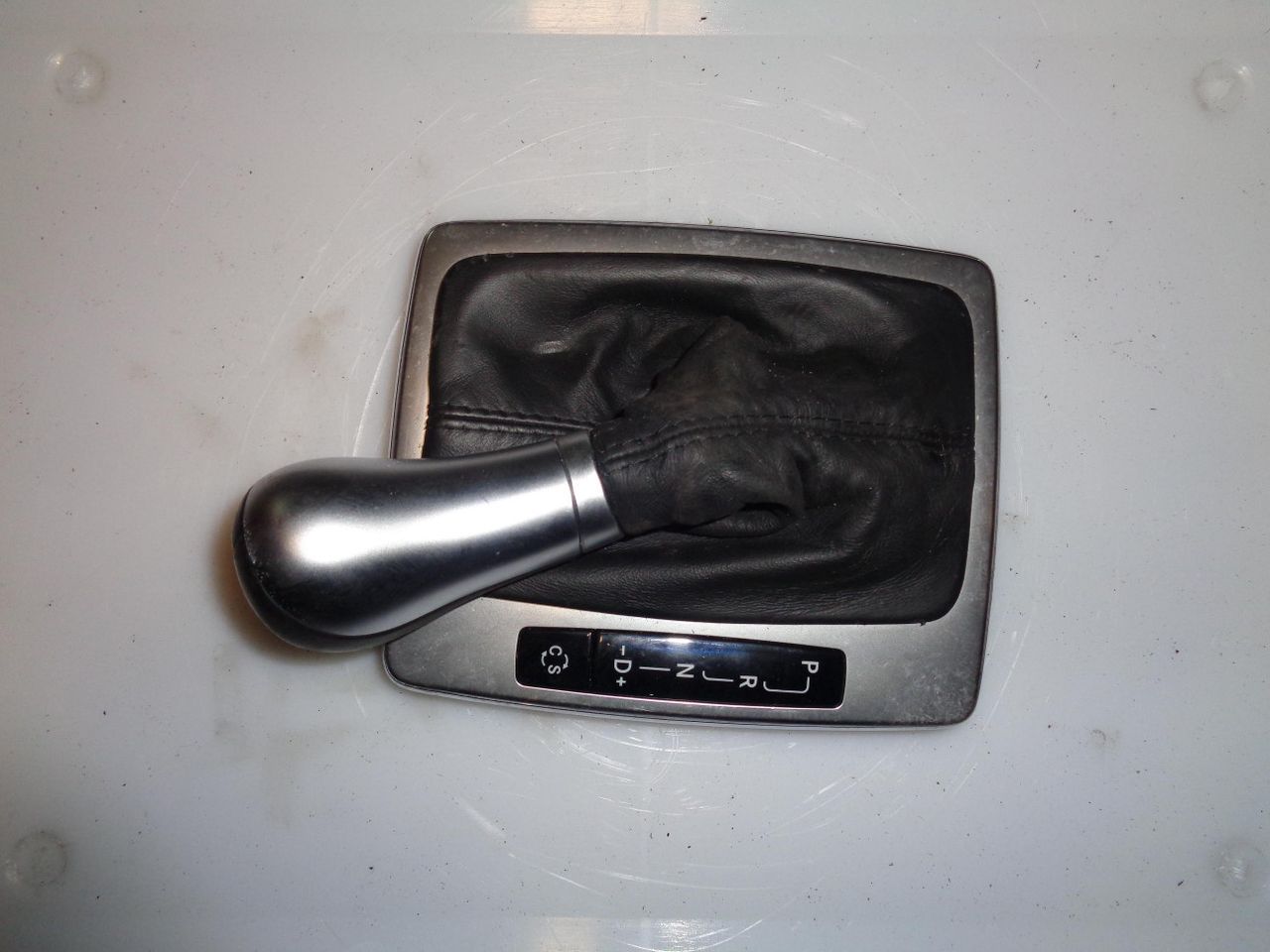 ручка кулисы КПП Mercedes-Benz E-Класс W212/S212/C207/A207 2010, 2.1 л., OM 651.924, дизель, АКПП, серебристый, седан, A2122670788