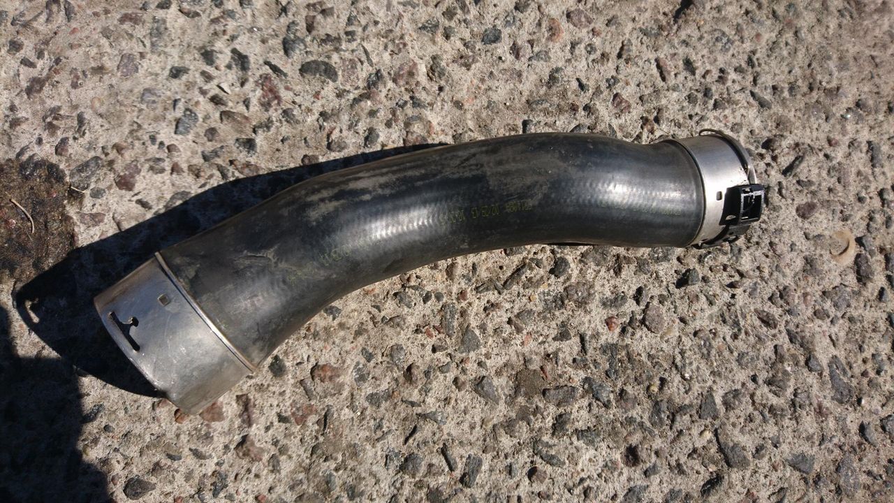 патрубок интеркулера BMW 3 серия F30/F31/F34 2013, 2.0 л., N47 D20 C, дизель, АКПП, хетчбэк 5 дв., правый руль