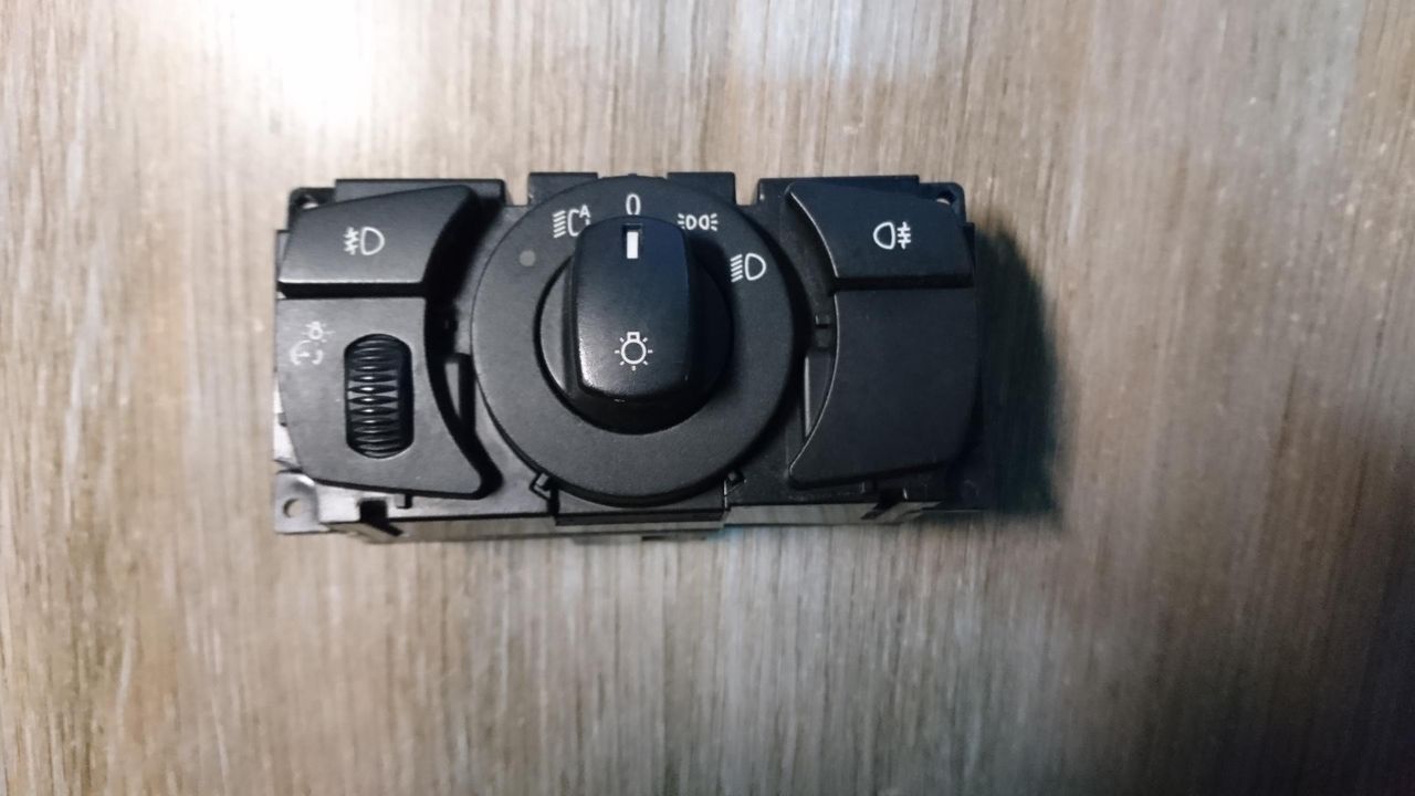 переключатель света BMW 5 серия E60/E61 2005, 2.5 л., M54 B25 (256S5), бензин, АКПП, универсал, 6925252