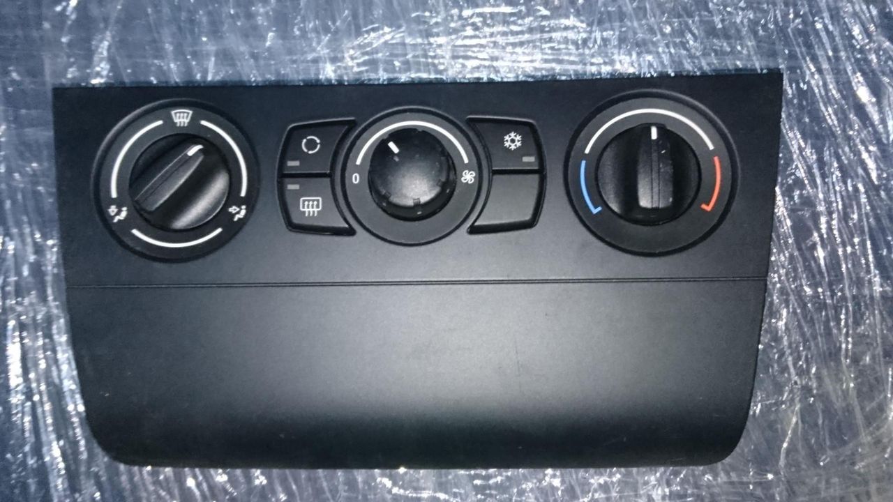 блок управления печки / климат-контроля BMW 1 серия E81/E87 [рестайлинг] 2011, 2.0 л., N47 D20 C, дизель, АКПП, хетчбэк 5 дв., 64119236778, A2C53411868