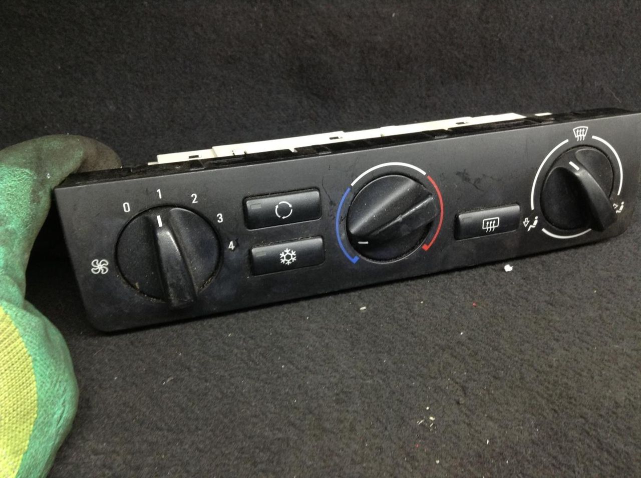 блок управления печки / климат-контроля BMW 3 серия E46 [рестайлинг] 2004, 2.0 л., M47 D20 (204D4), дизель, АКПП, хетчбэк 5 дв., 6931839