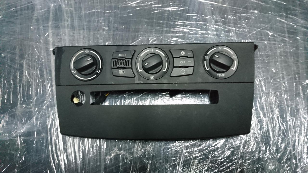 блок управления печки / климат-контроля BMW 5 серия E60/E61 2005, 2.2 л., M54 B22 (226S1), бензин, МКПП, седан, 64116946979